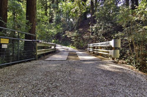 7158 Redwood Retreat Rd, Gilroy, CA 95020-9432