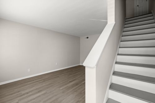 103 Hickory Ln, Ladson, SC 29456-4954