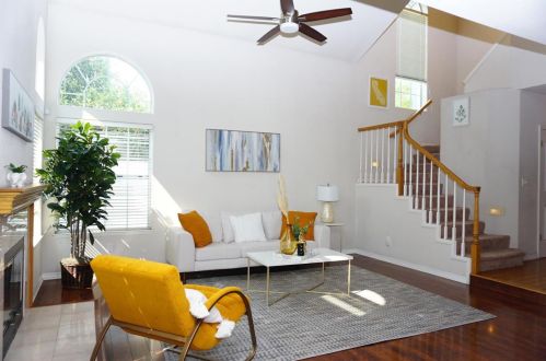 1021 Oakmont Pl, San Jose, CA 95117-2705