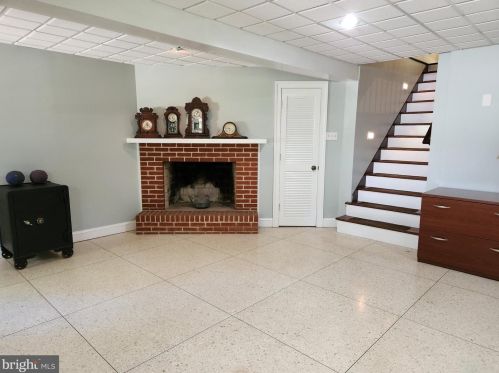 107 Quintynnes Dr, Wilmington DE  19807-1435 exterior