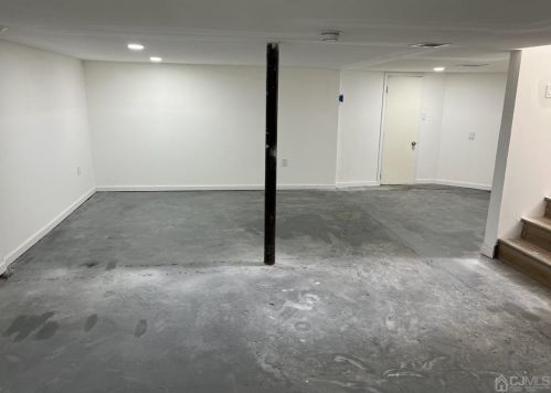 25 Livingston Ave, Avenel NJ  07001-1441 exterior