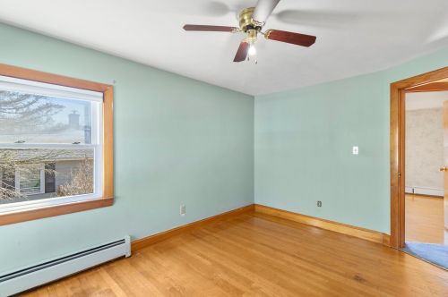 1 Cole St, Salem NH  03079-3931 exterior