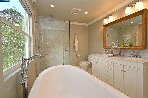 122 El Toyonal, Orinda CA  94563-2133 exterior