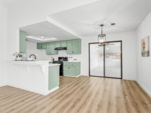 855 Mount Whitney Ave, Laton CA  93242-9724 exterior