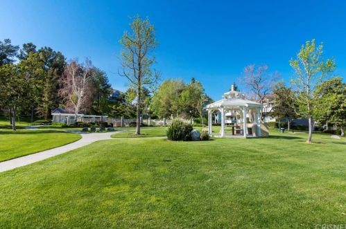 26824 Claudette St, Santa Clarita CA  91351-5212 exterior