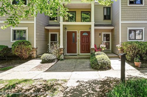 18 Carol Ct, Tinton Falls, NJ 07724-3027