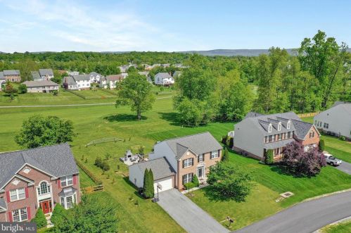 594 Sawgrass Dr, Charles Town WV  25414-5968 exterior