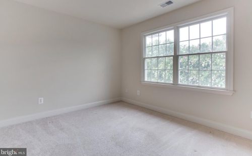 5594 Tucson Ct, Haymarket VA  20169-3145 exterior