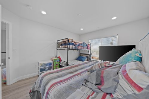 7891 Railroad Ave, Riverside CA  92504-4139 exterior