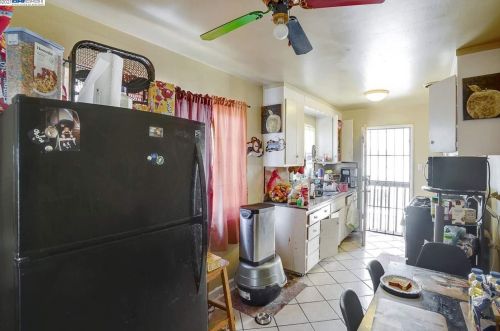 1517 51st Ave, Oakland CA 94601-5237 exterior