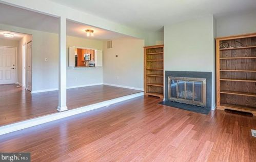 5614 Stillwater Ct, Springfield VA  22015-1844 exterior