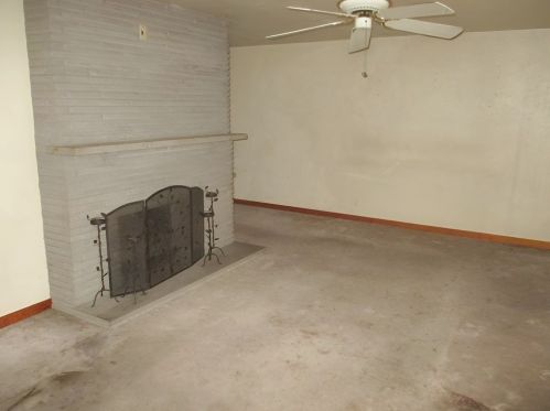 140 Magnolia St, Whitaker PA  15120-2439 exterior