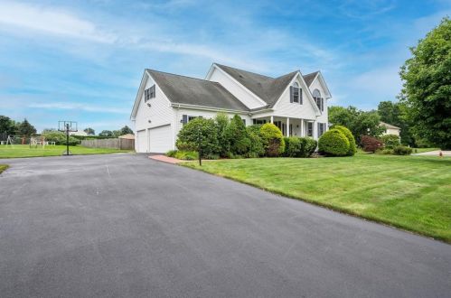 23 Windsong Rd, Cumberland, RI 02864-2728