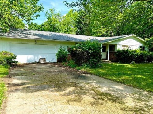 2240 Demorest Rd, Darbydale, OH 43123-1073