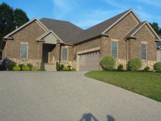 7225 Oakburn Dr, Louisville, KY 40258-3822