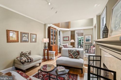 4600 Asbury Pl, Washington DC 20016-4326 exterior