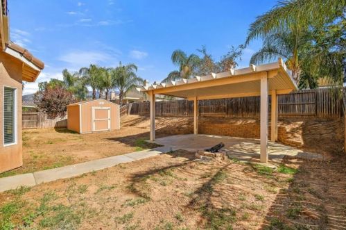 1630 Ravenswood Rd, Beaumont CA  92223-5149 exterior