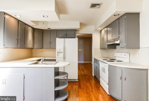 2958 Lincoln St, Camp Hill PA  17011-2832 exterior