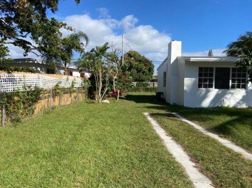 517 Cherry Rd, West Palm Beach, FL 33409-6209