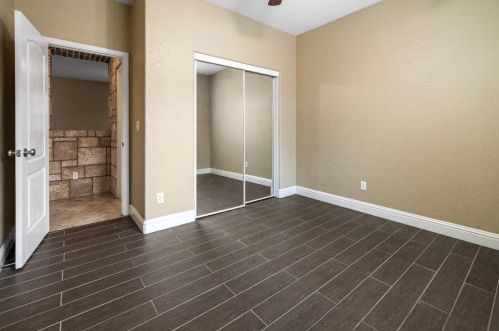 576 Bramblewood Ave, Lathrop CA 95330-9370 exterior