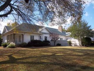 601 4th St, Mason, OK 74859-1813