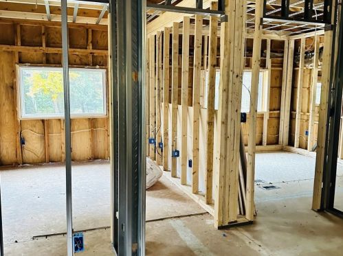 250 Gulf Rd, Northwood NH  03261-4003 exterior