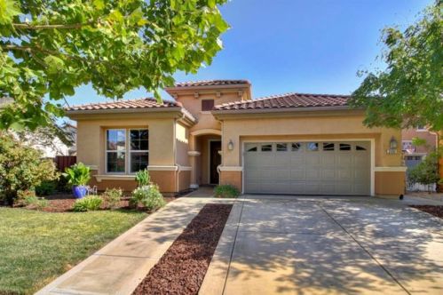 2690 Briscoe Pl, Woodland, CA 95776-5348