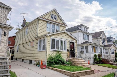 256 Bedford Ave, New Hyde Park, NY 11040-5219