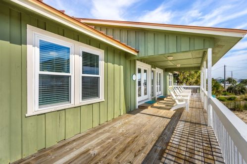 433 Gorrie Dr, Saint George Island FL  32328-3012 exterior