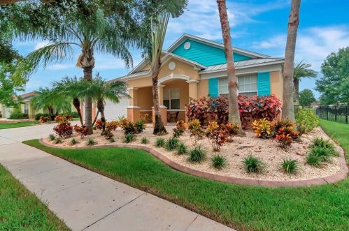 5252 Moon Shell Dr, Ruskin, FL 33572-3522