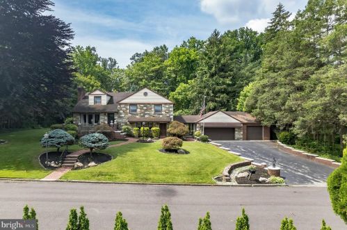 428 Pheasant Ln, Miquon, PA 19444-1204