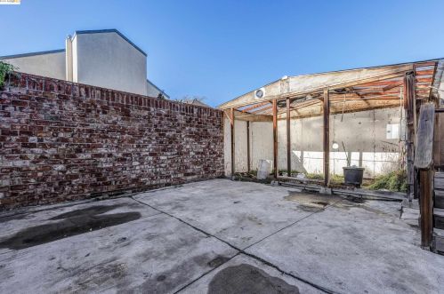 1115 Chestnut St, Oakland CA 94607-2874 exterior