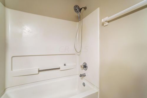 122 Wyckshire Dr, Pataskala OH  43062-7345 exterior