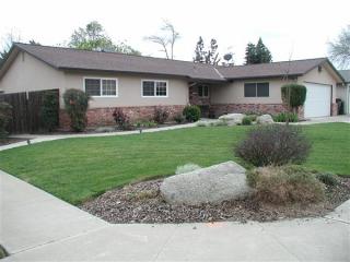 2345 11th Ave, Hanford, CA 93230-7174