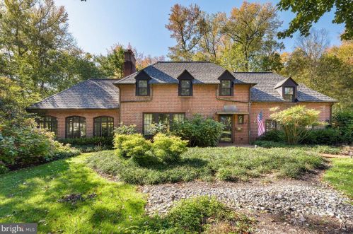2006 Woodbrook Dr, Wilmington, DE 19810-4344
