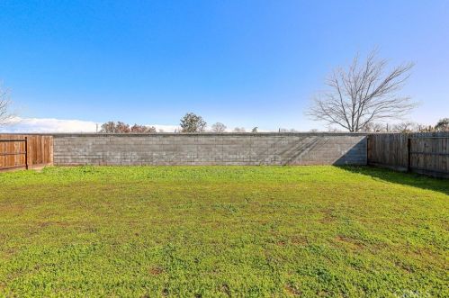 1381 Tevin Way, Madera CA  93637-6508 exterior