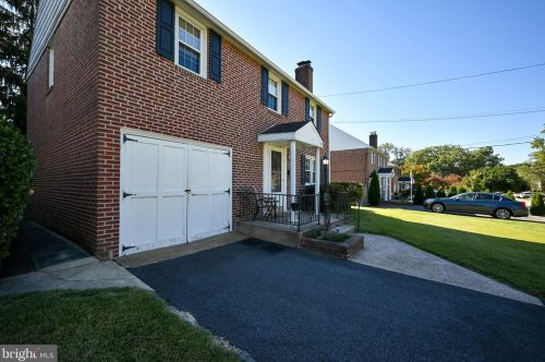 202 Ogle Ave, Wilmington, DE 19805-1728