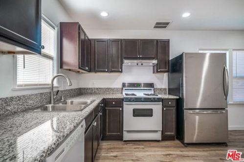 44643 Date Ave, Lancaster CA 93534-3101 exterior