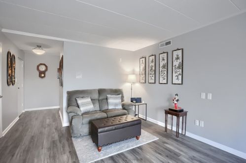 501 Camelot Dr, Pittsburgh PA  15237-4977 exterior