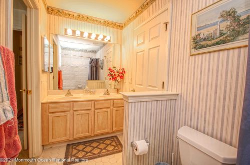 27 Valley Stream Ln, Lakewood NJ  08701-5746 exterior