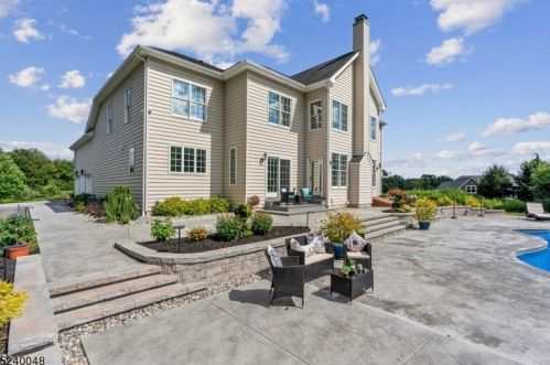 7 Flagstone Hill Rd, Wantage NJ  07461-2236 exterior