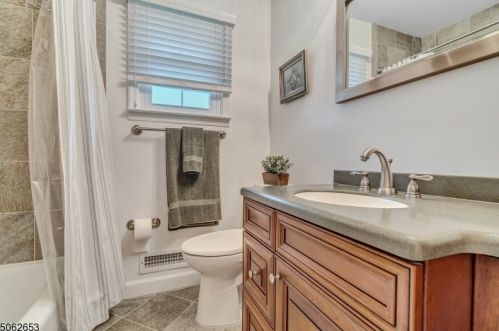 110 Glenwood Rd, Cranford NJ  07016-1920 exterior