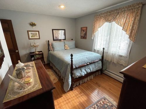 128 Pound Rd, Cumberland RI  02864-2706 exterior