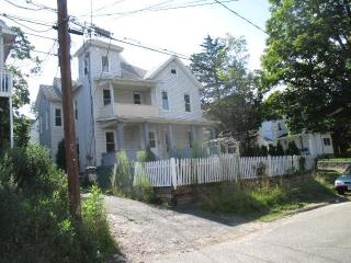 10 Harding Pl, Danbury, CT 06810-6502