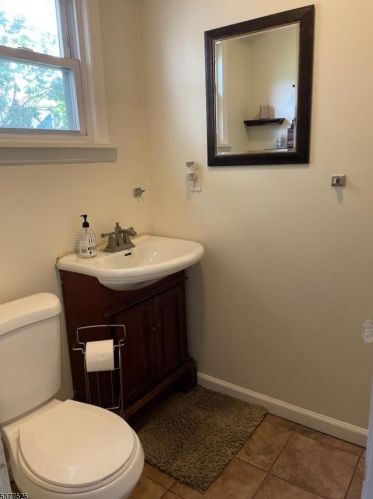 76 Scheerer Ave, Newark NJ  07112-2524 exterior