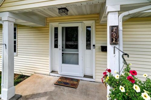 302 1st St, Mount Horeb, WI 53572-2119