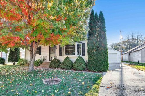 815 Stony Brook Ln, Green Bay, WI 54304-2127