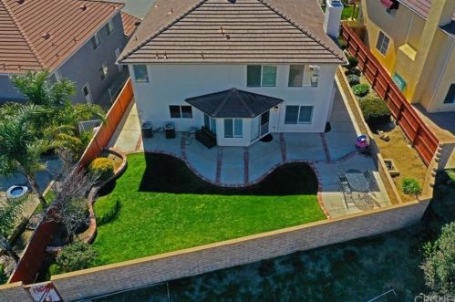 32748 The Old Rd, Santa Clarita, CA 91384-3075