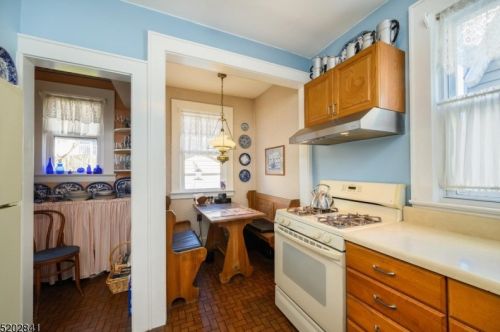 369 Walnut St, Nutley NJ  07110-1336 exterior