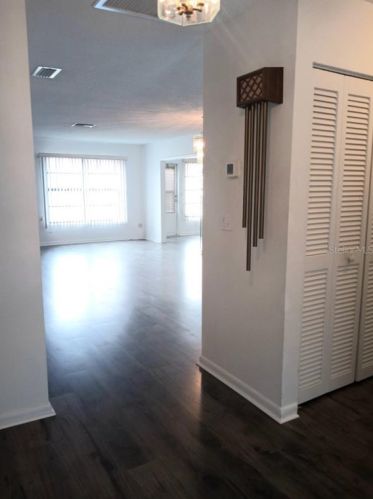 8802 40th Ln, Pinellas Park, FL 33782-5823